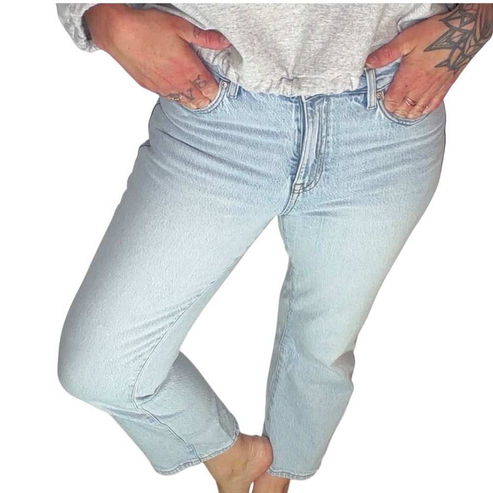 RW&CO High Rise Wide Leg Crop Jeans Light Wash Denim 90's Style Minimalist 29